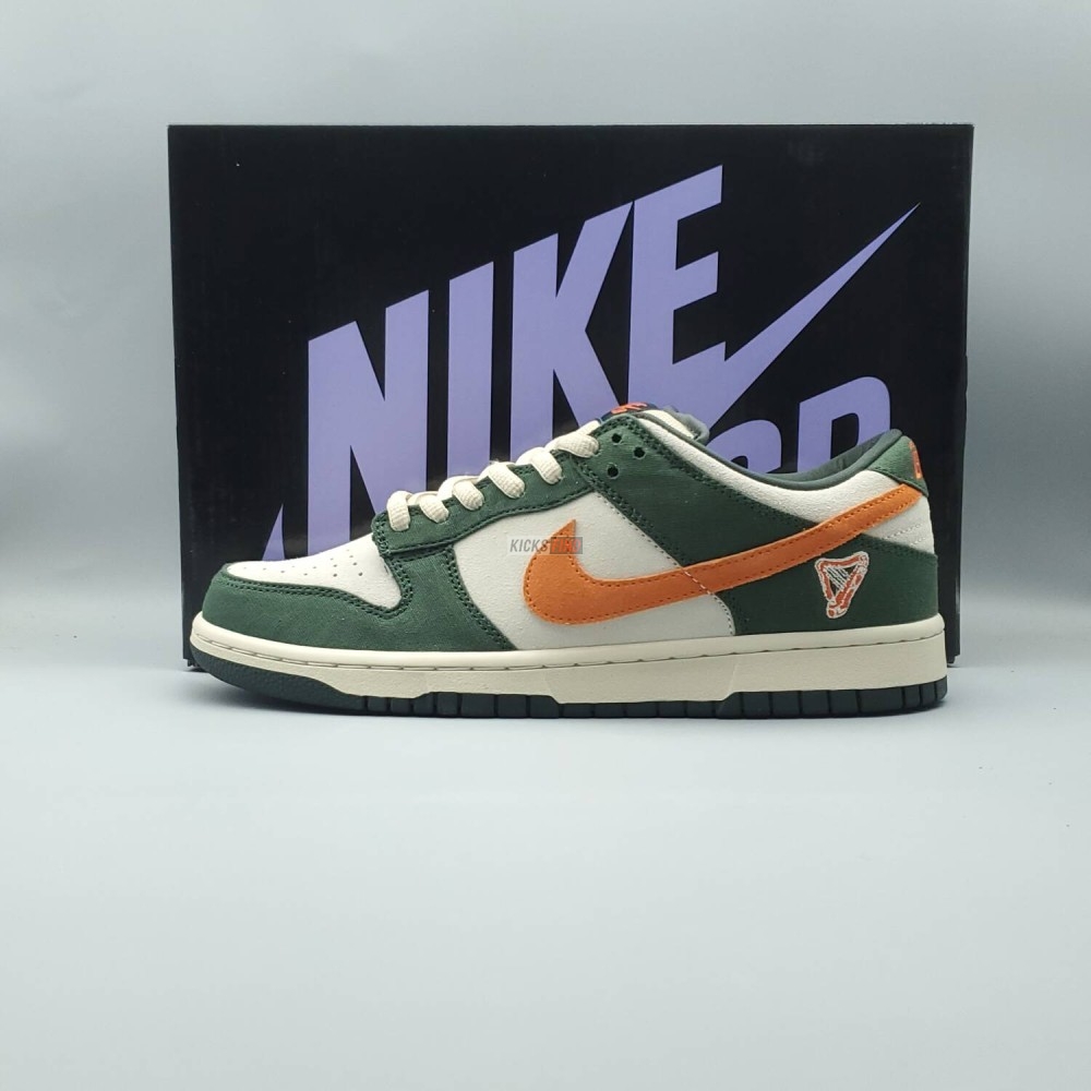 Dunk Low Pro SB 