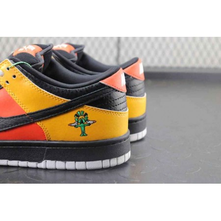 Dunk Low Pro SB 'Raygun'