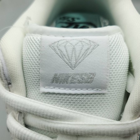 Diamond Supply Co. x Dunk Low Pro SB 'White Diamond'