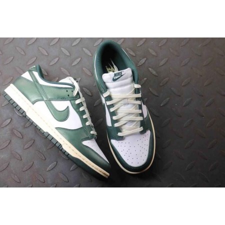 Wmns Dunk Low 'Vintage Green'