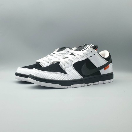 TIGHTBOOTH x Dunk Low SB