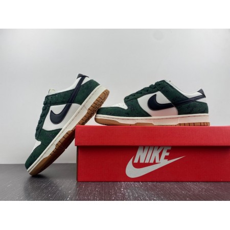 Wmns Dunk Low 'Green Snake'