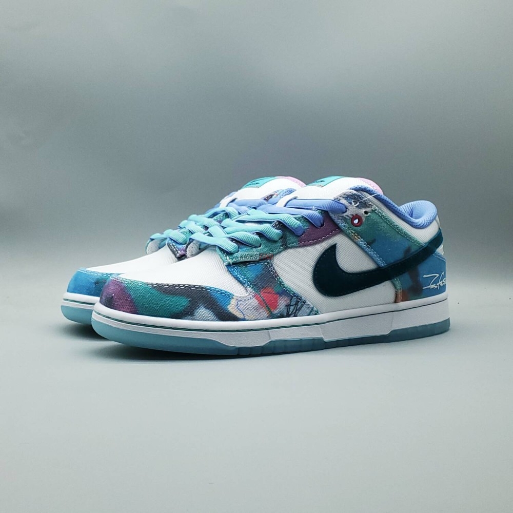 Futura Laboratories x Dunk Low SB 