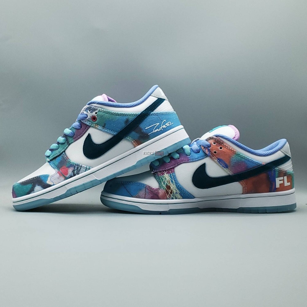 Futura Laboratories x Dunk Low SB 