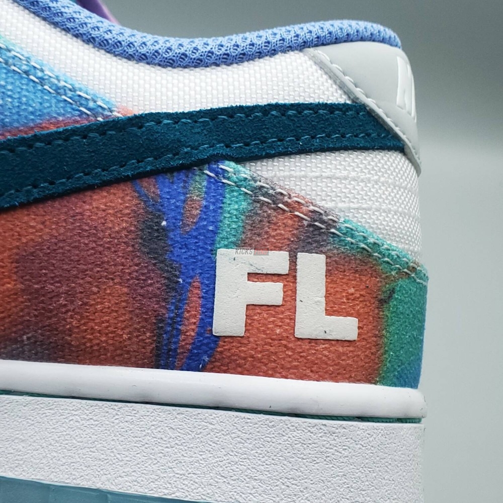 Futura Laboratories x Dunk Low SB 