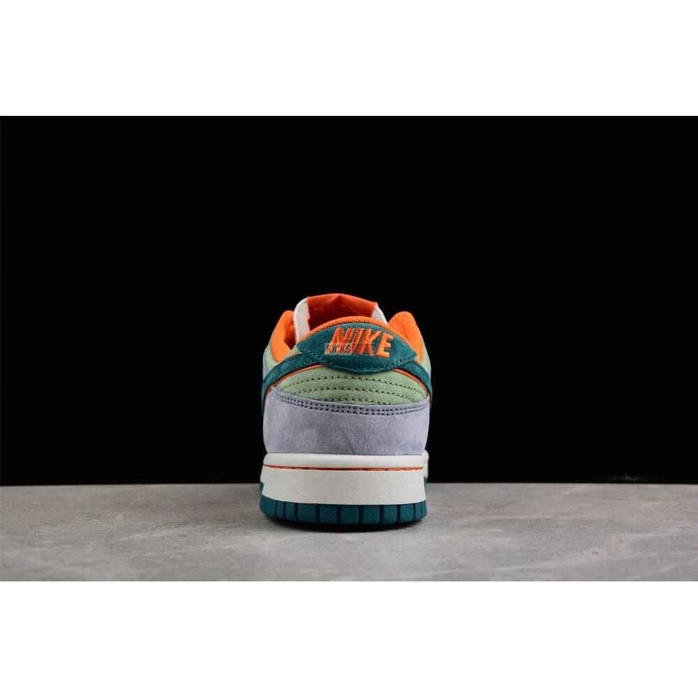 Otomo Katsuhiro x Nike SB Dunk Low 