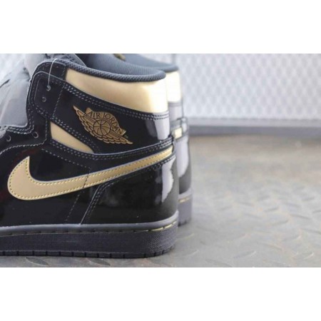 Air Jordan 1 Retro High OG 'Black Metallic Gold'