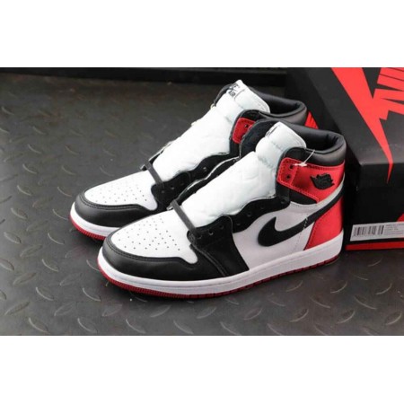 Wmns Air Jordan 1 Retro High 'Satin Black Toe'