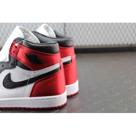 Wmns Air Jordan 1 Retro High 'Satin Black Toe'