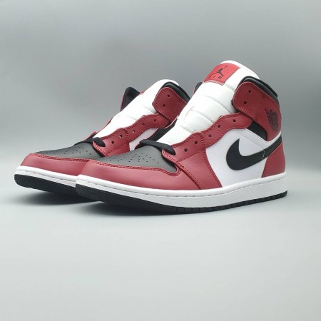 Air Jordan 1 Mid 'Chicago Black Toe'