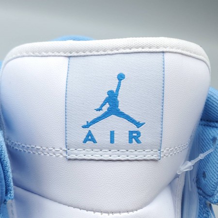 Air Jordan 1 Mid 'UNC'