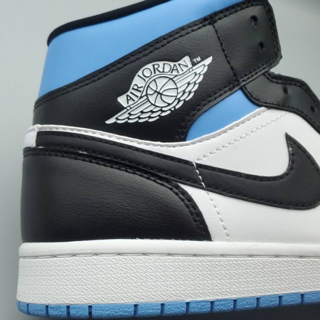 Wmns Air Jordan 1 Mid 'University Blue'