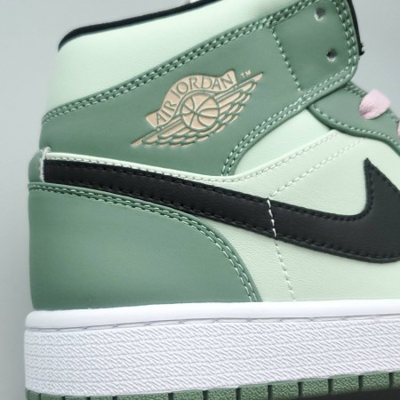 Wmns Air Jordan 1 Mid SE 'Dutch Green'