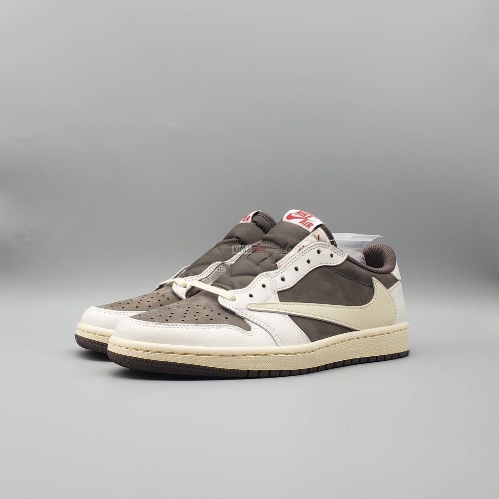 Travis Scott x Air Jordan 1 Low OG 