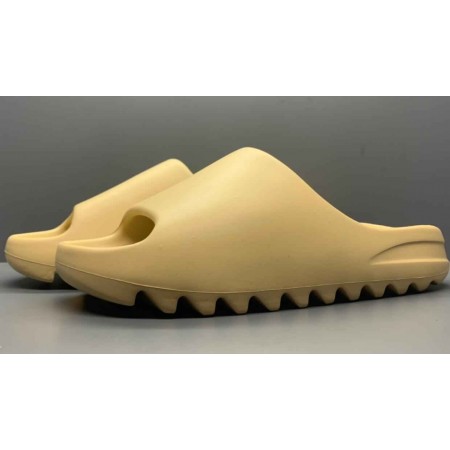 Yeezy Slides 'Desert Sand'