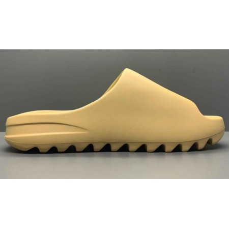 Yeezy Slides 'Desert Sand'