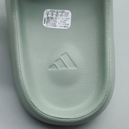 Yeezy Slides 'Salt'