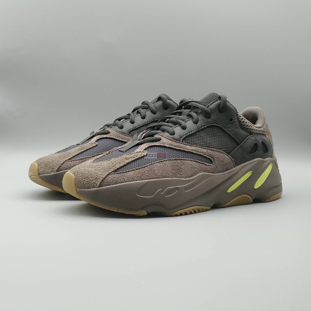 Yeezy Boost 700 