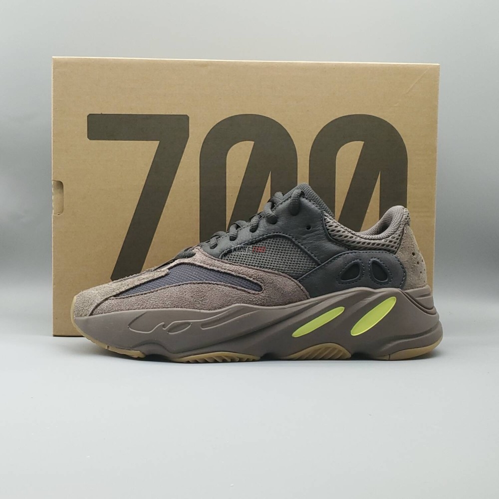 Yeezy Boost 700 