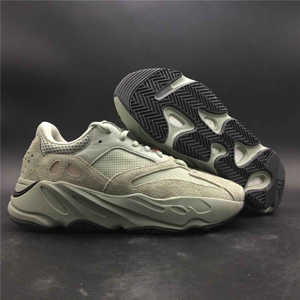 Yeezy Boost 700 