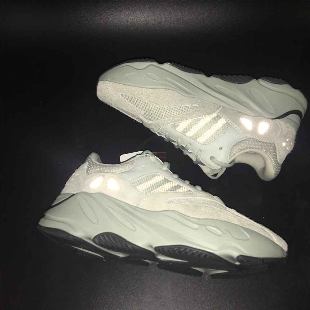 Yeezy Boost 700 