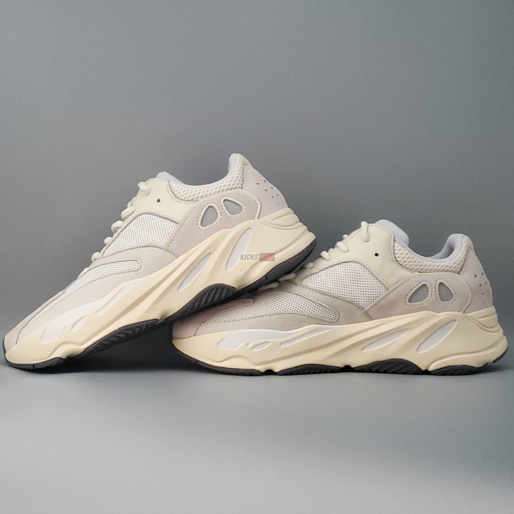 Yeezy Boost 700 