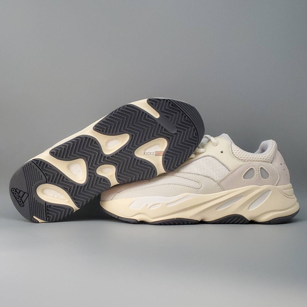 Yeezy Boost 700 