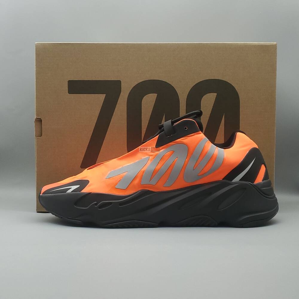 Yeezy Boost 700 MNVN 