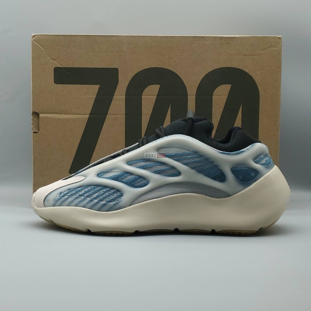 Yeezy 700 V3 