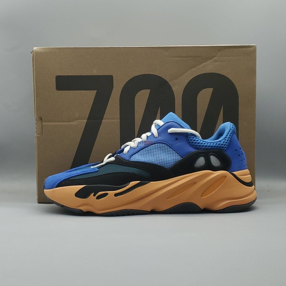 Yeezy Boost 700 