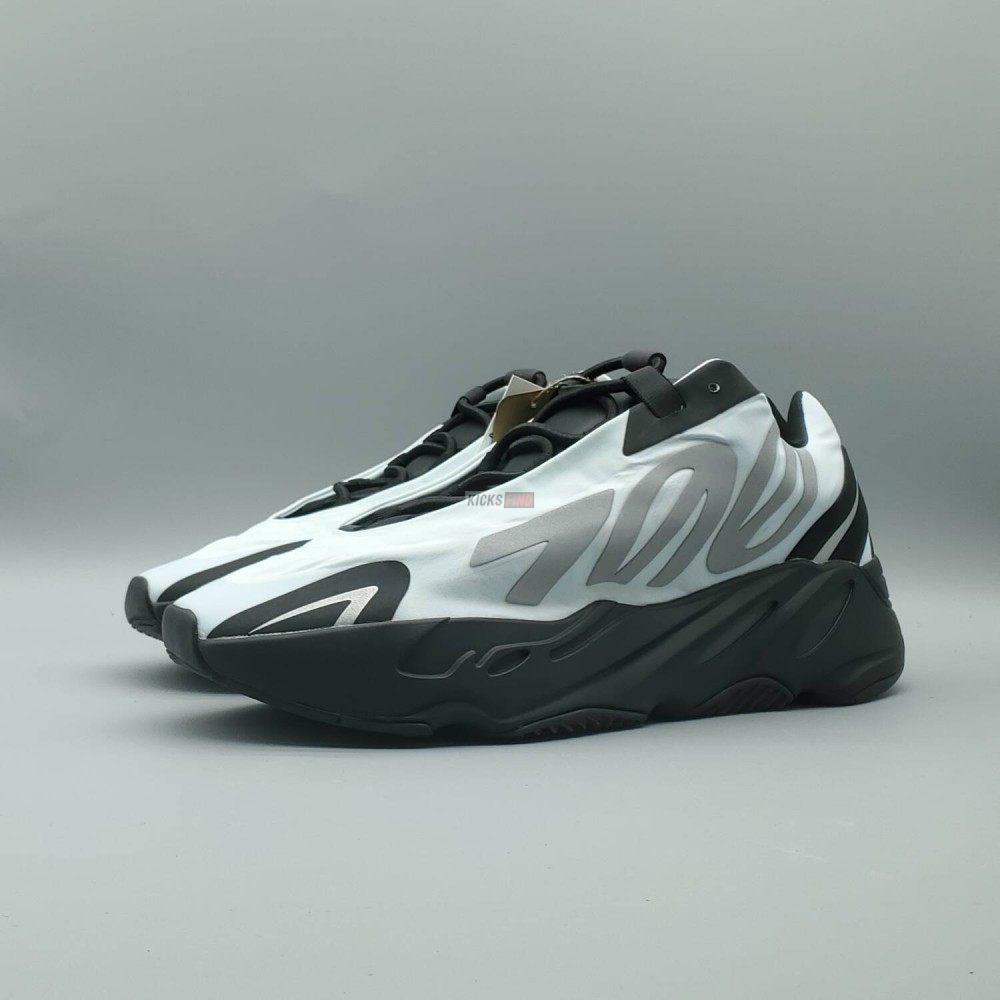 Yeezy Boost 700 MNVN 