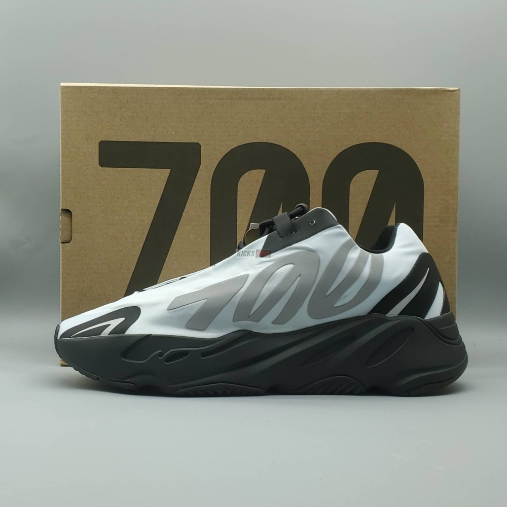 Yeezy Boost 700 MNVN 