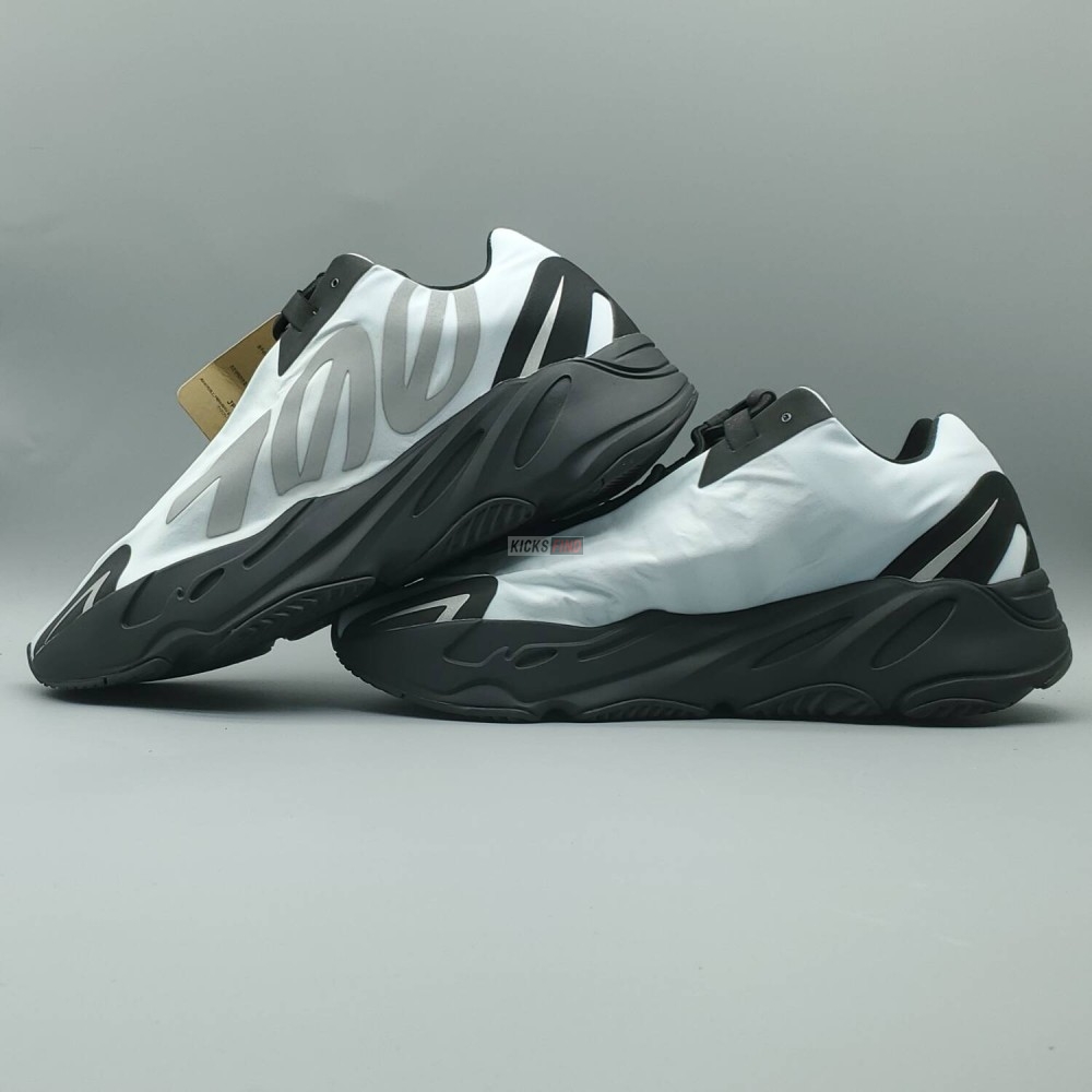 Yeezy Boost 700 MNVN 