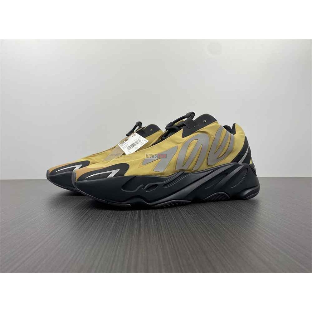 Yeezy Boost 700 MNVN 