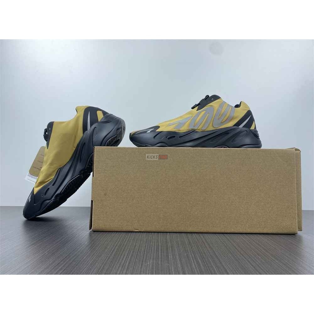 Yeezy Boost 700 MNVN 