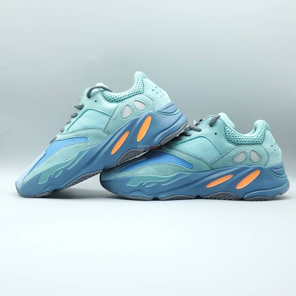 Yeezy Boost 700 